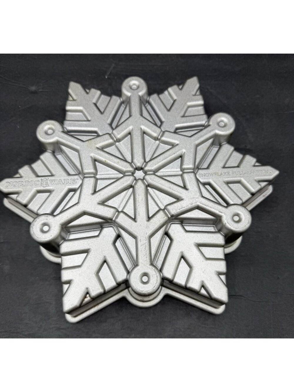 Nordic Ware Snowflake Pull-Apart Aluminum Cake Pan 6 cup / 1.4L